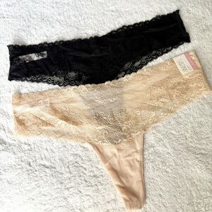 Black and Tan Lace No-Show Thongs with Scalloped Edges